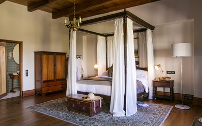 Lot 7 - Hazendal, A Luxury Winelands Escape for 10 Guests